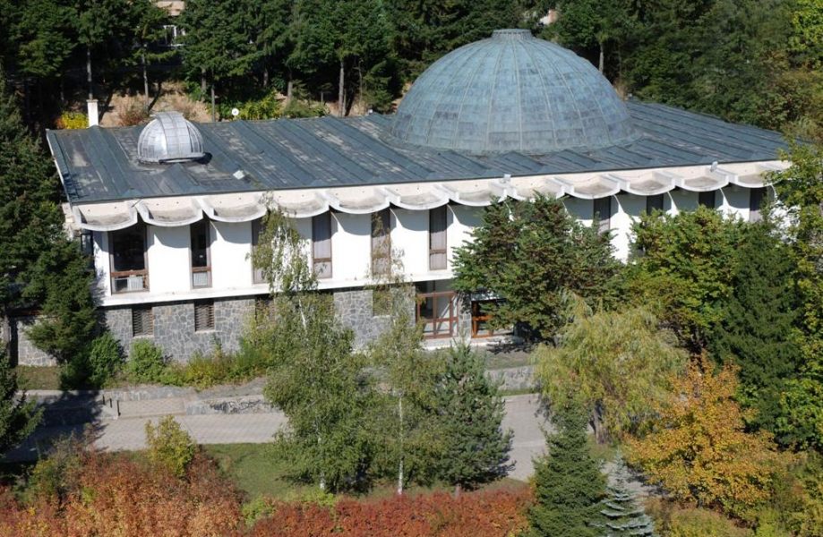 Планетариум с народна астрономическа обсерватория » Вила.бг ...
